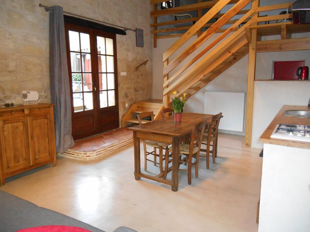 Sous Les Marronniers Bed & Breakfast Petit-Palais-et-Cornemps ภายนอก รูปภาพ